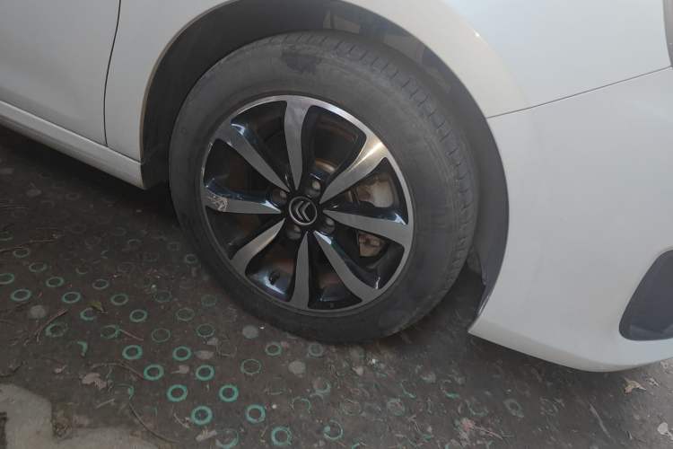 Used Citroen C4 Sega 2018 1.6L Automatic Luxury Model Right Front Wheel Hub