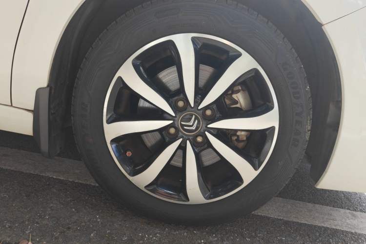 Used Citroen C4 Sega 2018 1.6L Automatic Luxury Model Right Front Wheel Hub