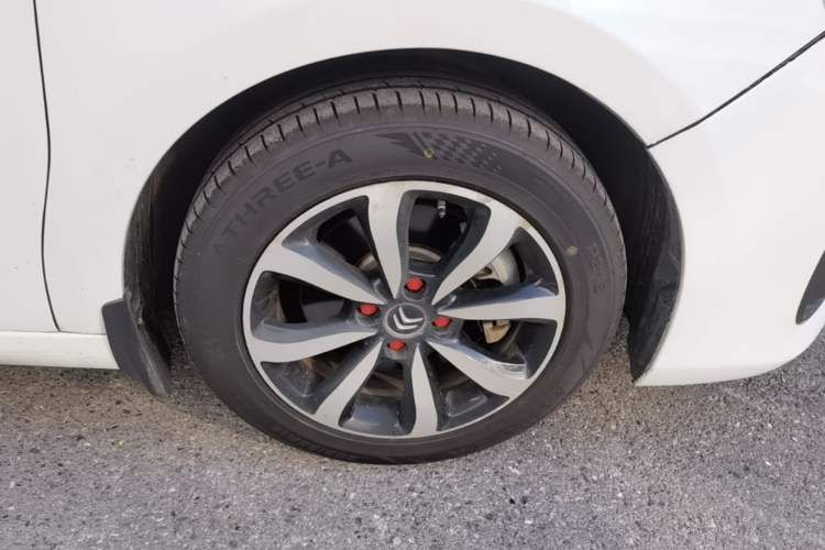 Used Citroen C4 Sega 2018 1.6L Automatic Luxury Model Right Front Wheel Hub