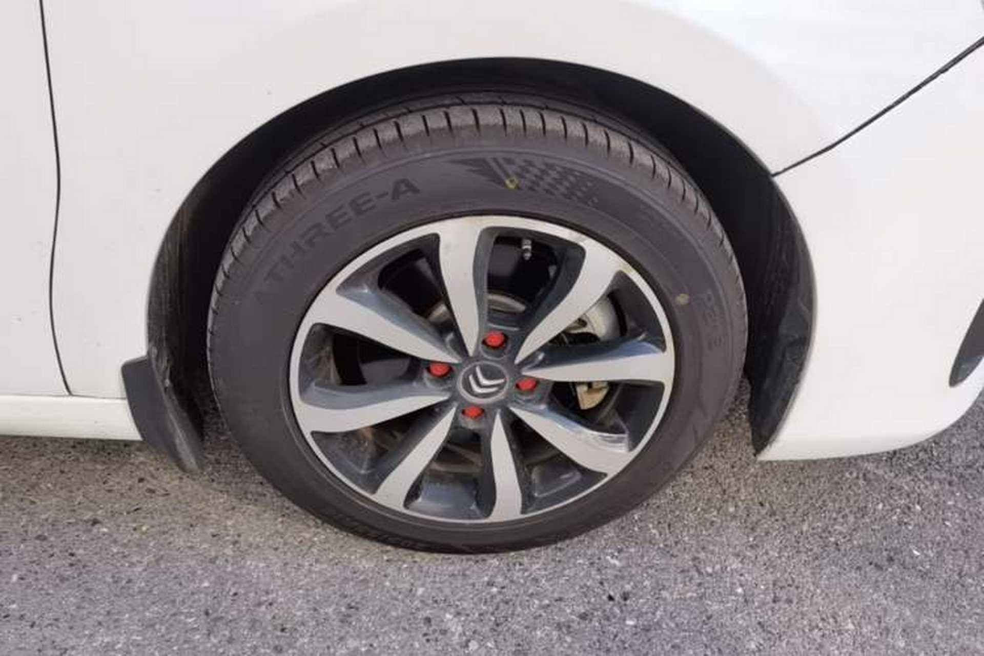 Used Citroen C4 Sega 2018 1.6L Automatic Luxury Model Right Front Wheel Hub