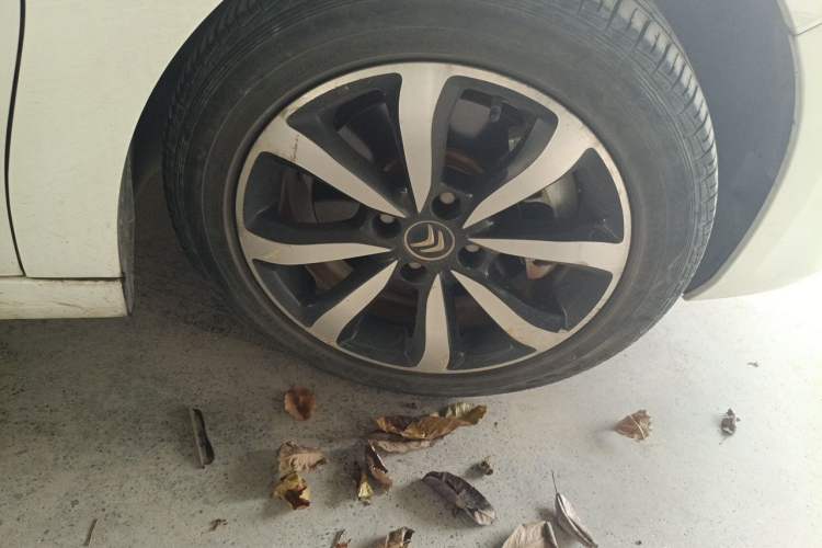 Used Citroen C4 Sega 2018 1.6L Automatic Luxury Model Right Front Wheel Hub