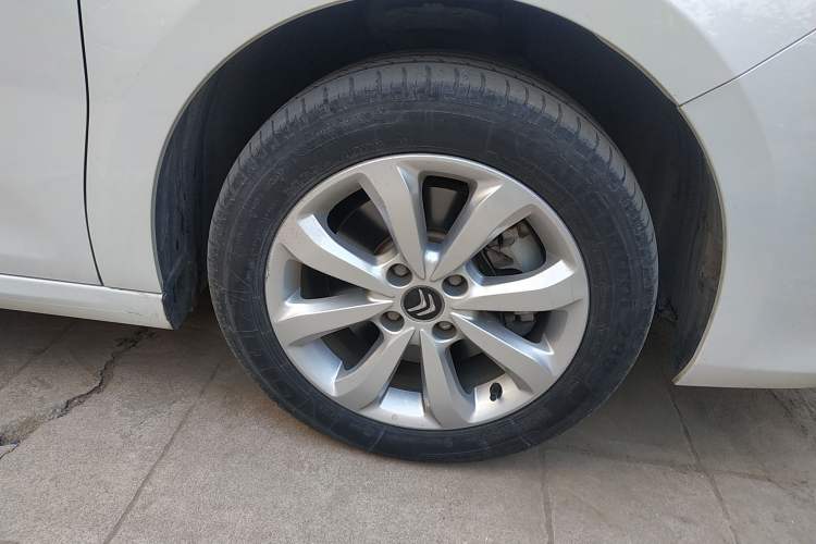 Used Citroen C4 Sega 2018 1.6L Automatic Comfort Model Right Front Wheel Hub