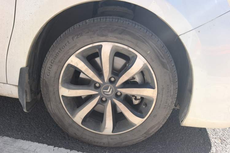 Used Citroen C4 Sega 2018 230THP Automatic Luxury Version Right Front Wheel Hub