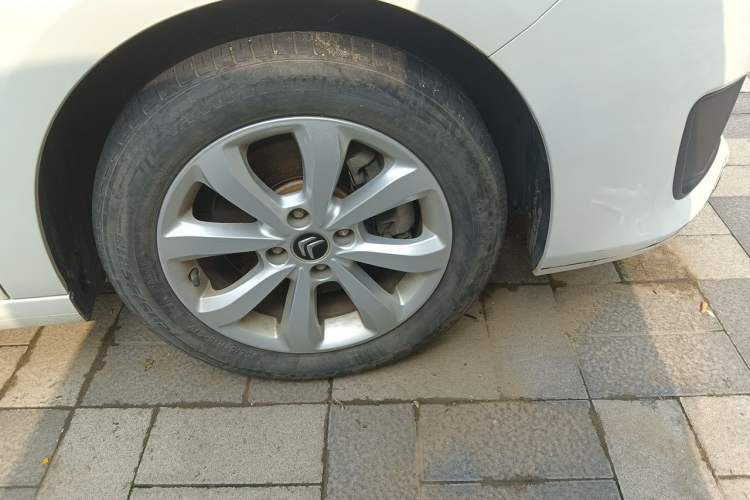 Used Citroen C4 Sega 2018 1.6L Manual Comfort Model Right Front Wheel Hub