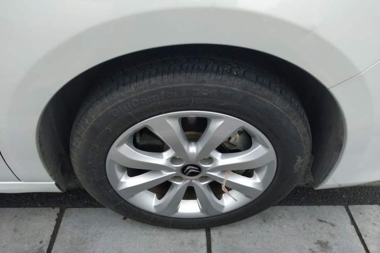 Used Citroen C4 Sega 2018 1.6L Manual Comfort Model Right Front Wheel Hub