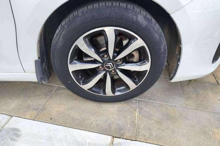 Used Citroen C4 Sega 2018 1.6L Manual Luxury Model Right Front Wheel Hub