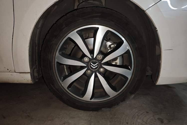 Used Citroen C4 Sega 2018 1.6L Automatic Luxury Model Right Front Wheel Hub