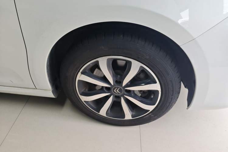 Used Citroen C4 Sega 2018 1.6L Automatic Luxury Model Right Front Wheel Hub