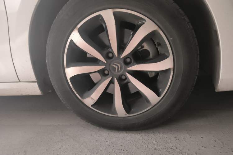 Used Citroen C4 Sega 2018 1.6L Automatic Luxury Model Right Front Wheel Hub