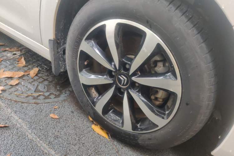 Used Citroen C4 Sega 2018 1.6L Automatic Luxury Model Right Front Wheel Hub