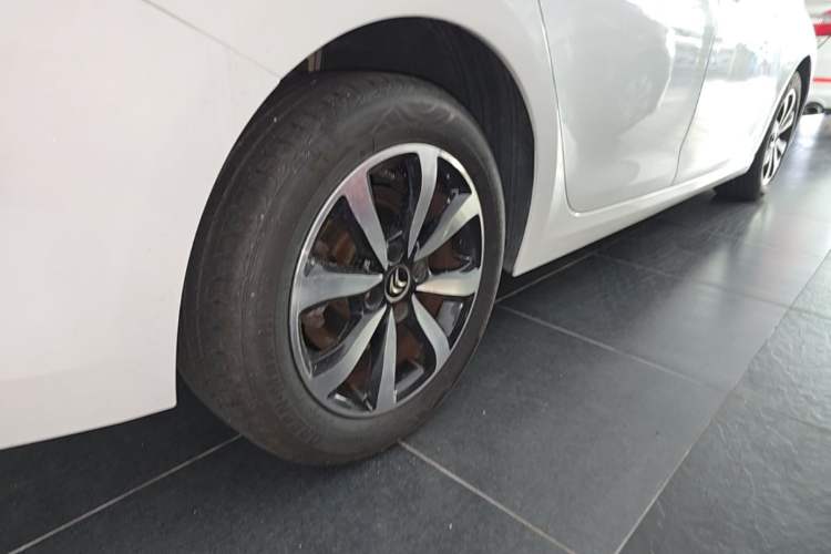 Used Citroen C4 Sega 2018 1.6L Manual Luxury Model Right Rear Wheel Hub