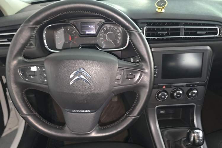 Used Citroen C4 Sega 2018 1.6L Manual Luxury Model Steering Wheel