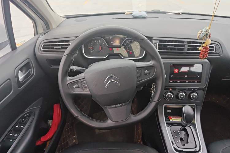 Used Citroen C4 Sega 2018 1.6L Automatic Luxury Model Steering Wheel