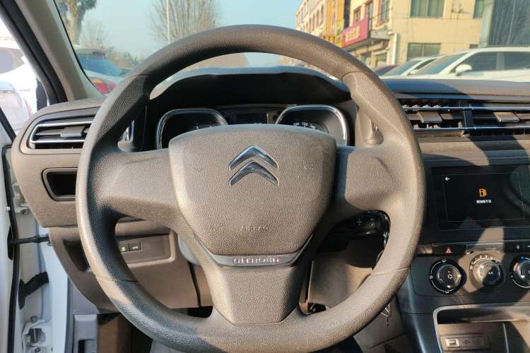 Used Citroen C4 Sega 2018 1.6L Manual Comfort Model Steering Wheel