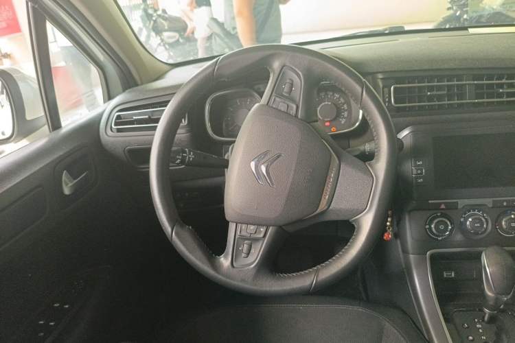 Used Citroen C4 Sega 2018 1.6L Automatic Luxury Model Steering Wheel