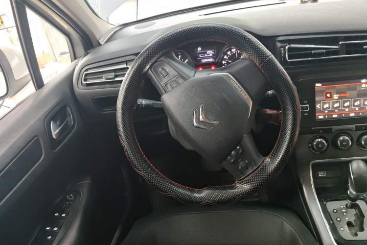 Used Citroen C4 Sega 2018 1.6L Automatic Luxury Model Steering Wheel