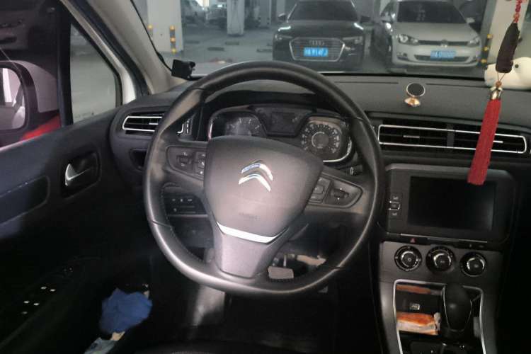 Used Citroen C4 Sega 2018 1.6L Automatic Luxury Model Steering Wheel