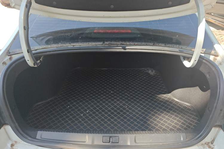 Used Citroen C4 Sega 2018 1.6L Manual Comfort Model Trunk