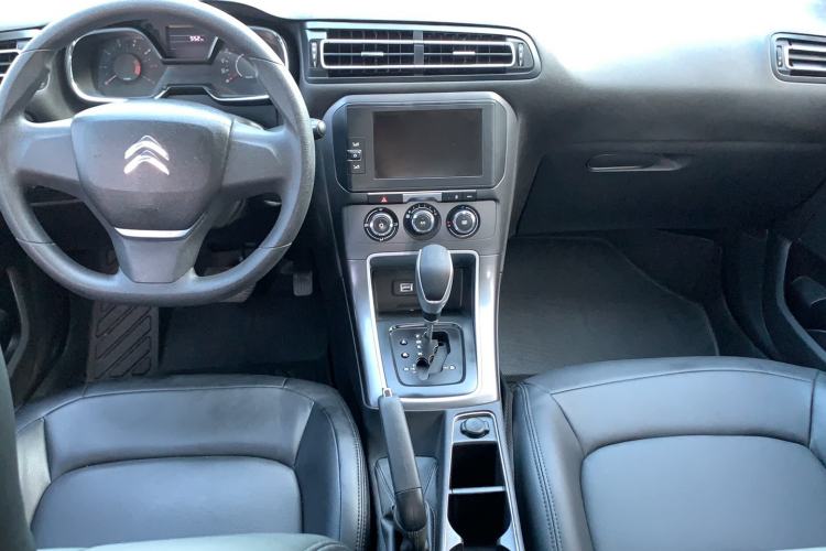 Used Citroen C4 Sega 2018 1.6L Automatic Comfort Model Center Console