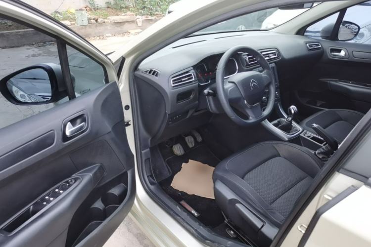 Used Citroen C4 Sega 2018 1.6L Manual Comfort Model Driver Seat
