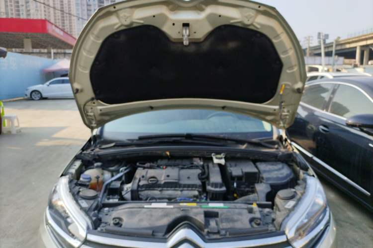 Used Citroen C4 Sega 2018 1.6L Manual Luxury Model Engine Bay