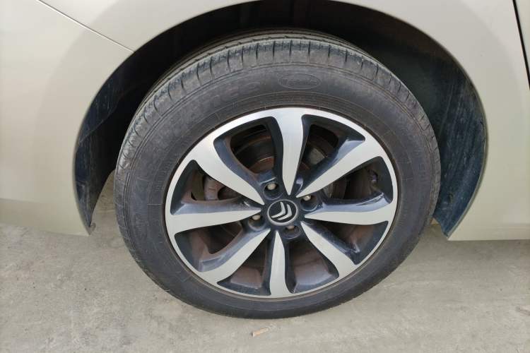 Used Citroen C4 Sega 2018 1.6L Manual Luxury Model Exterior 8