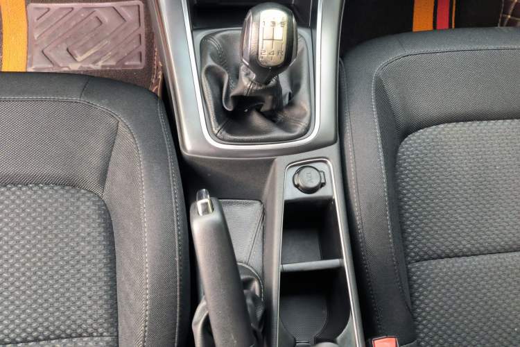 Used Citroen C4 Sega 2018 1.6L Manual Luxury Model Gear Lever