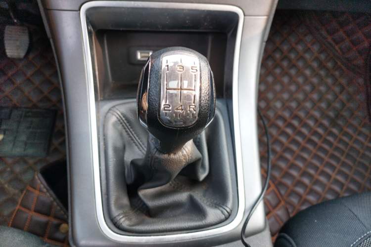Used Citroen C4 Sega 2018 1.6L Manual Luxury Model Gear Lever