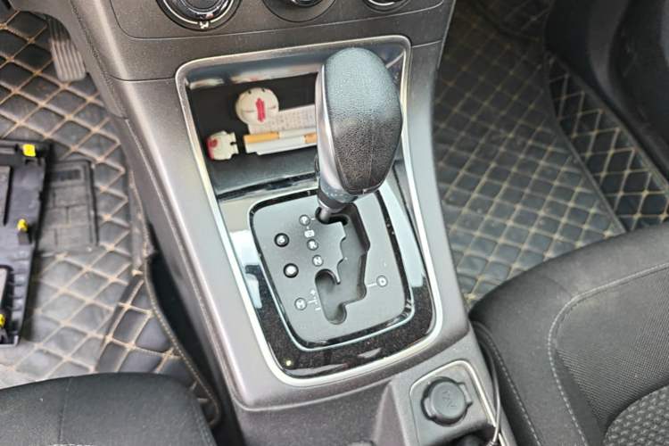 Used Citroen C4 Sega 2018 1.6L Automatic Luxury Model Gear Lever