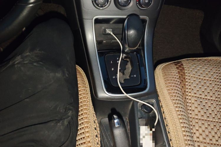 Used Citroen C4 Sega 2018 1.6L Automatic Luxury Model Gear Lever
