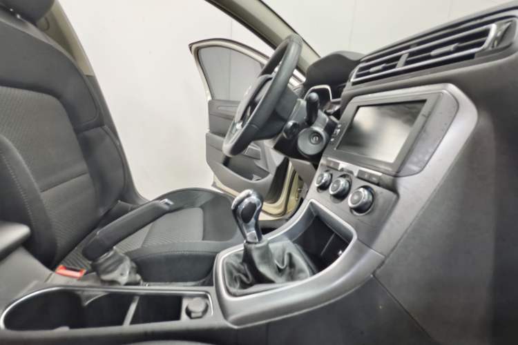 Used Citroen C4 Sega 2018 1.6L Manual Comfort Model Interior 5