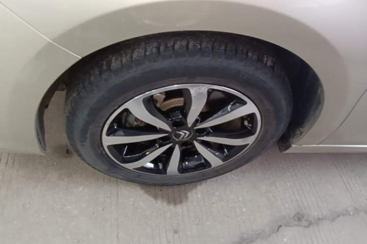 Used Citroen C4 Sega 2018 1.6L Automatic Luxury Model Left Front Wheel Hub