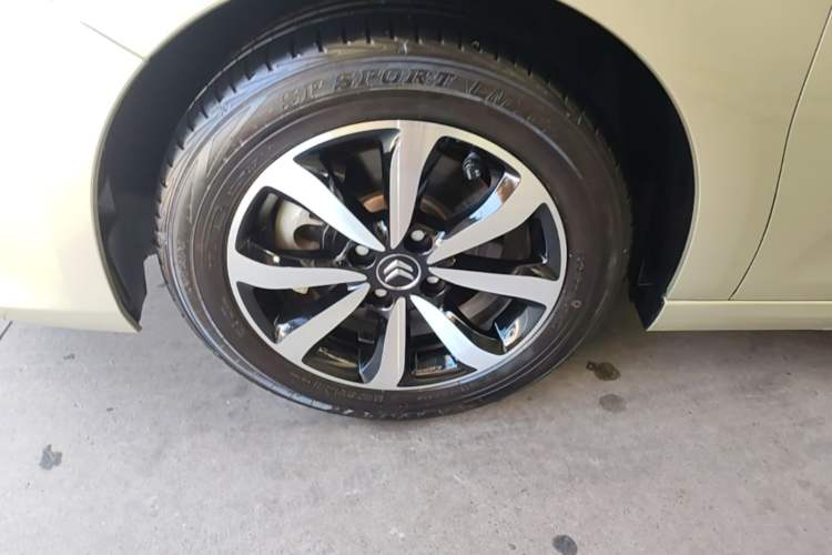 Used Citroen C4 Sega 2018 1.6L Automatic Comfort Model Left Front Wheel Hub