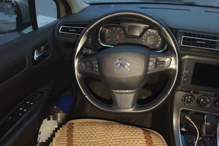 Used Citroen C4 Sega 2018 1.6L Automatic Luxury Model Steering Wheel