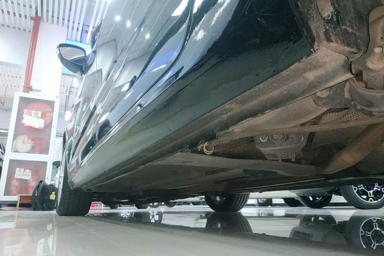 Used Citroen C4L 2013 1.6 THP Automatic Impression Edition Left Side Sill