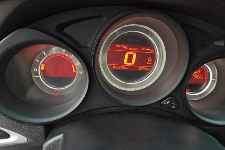 Used Citroen C4L 2014 1.8L Intelligent Drive Manual Enjoyment Model Odometer Close Up