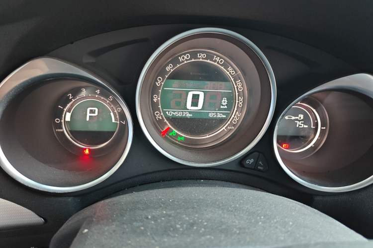 Used Citroen C4L 2016 1.6T Automatic Elite Model Odometer Close Up