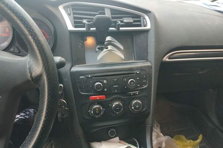 Used Citroen C4L 2013 1.8L Manual Jingxiang Edition Audio And AC Panel