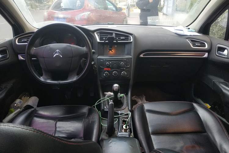 Used Citroen C4L 2013 1.8L Manual Jingxiang Edition Center Console