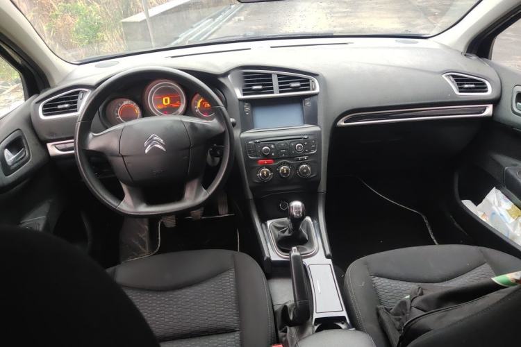 Used Citroen C4L 2013 1.8L Manual Jingxiang Edition Center Console