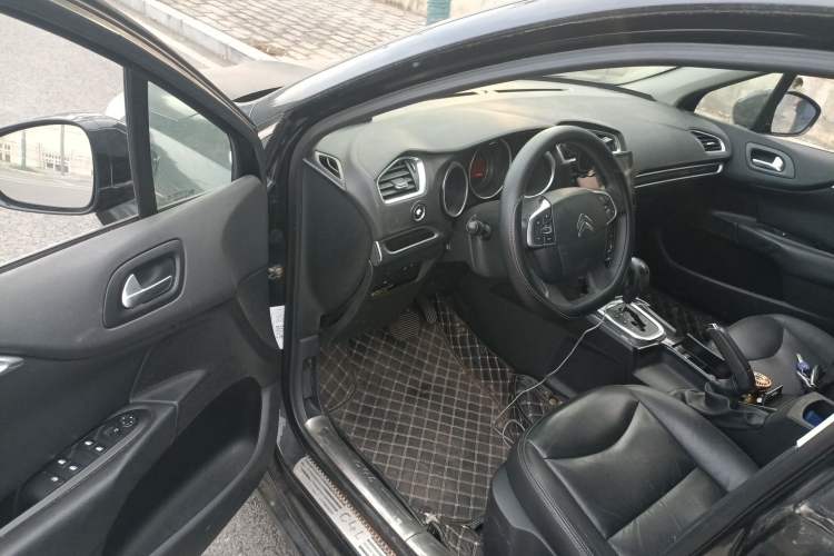 Used Citroen C4L 2013 1.8L Automatic Jingzhi Edition Driver Seat