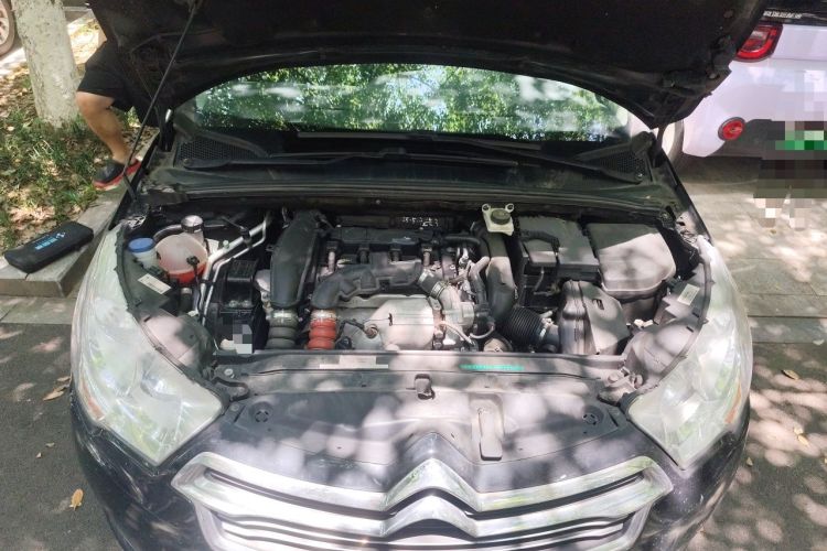 Used Citroen C4L 2013 1.6THP Automatic Enjoyment Edition Engine Bay