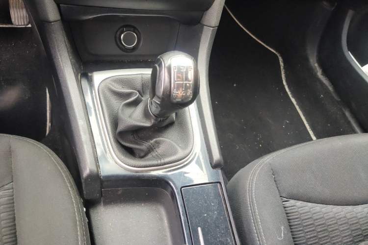 Used Citroen C4L 2013 1.8L Manual Jingxiang Edition Gear Lever