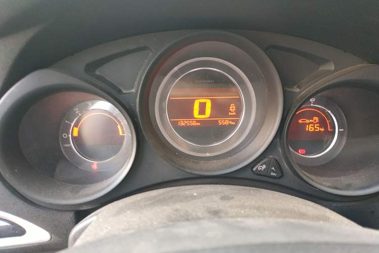 Used Citroen C4L 2013 1.8L Manual Jingxiang Edition Odometer Close Up