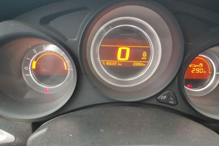 Used Citroen C4L 2013 1.8L Manual Jingxiang Edition Odometer Close Up