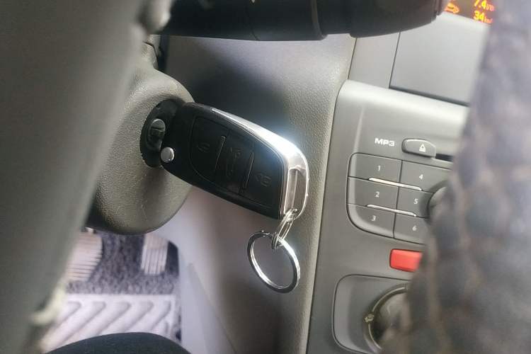Used Citroen C4L 2013 1.6L Manual Jingzhi Edition Vehicle Key
