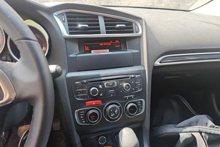 Used Citroen C4L 2013 1.6 THP Automatic Impression Edition Audio And AC Panel