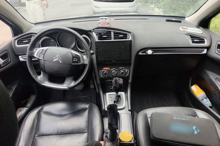 Used Citroen C4L 2013 1.6 THP Automatic Impression Edition Center Console