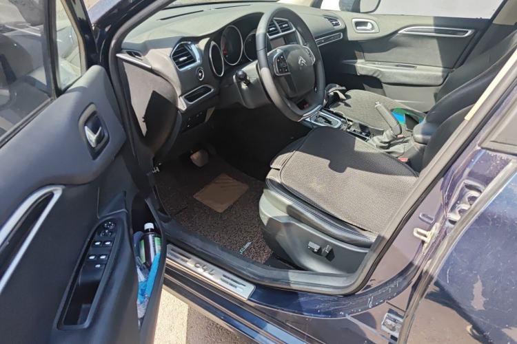 Used Citroen C4L 2013 1.6 THP Automatic Impression Edition Driver Seat