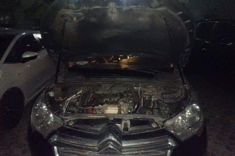Used Citroen C4L 2013 1.6THP Automatic Enjoyment Edition Engine Bay